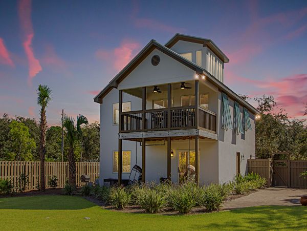 Three Bedroom Home in Seagrove Beach Sleeps 14