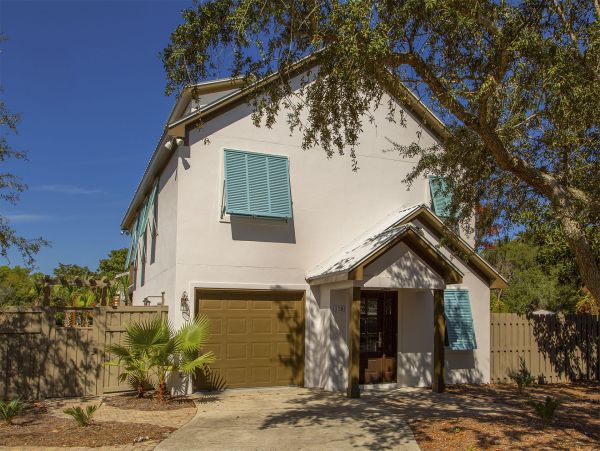 Three Bedroom Home in Seagrove Beach Sleeps 14