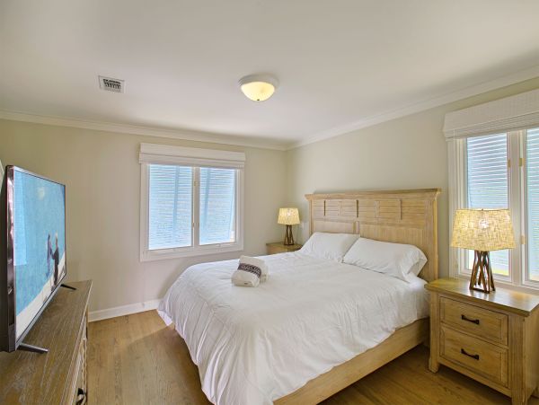Three Bedroom Home in Seagrove Beach Sleeps 14