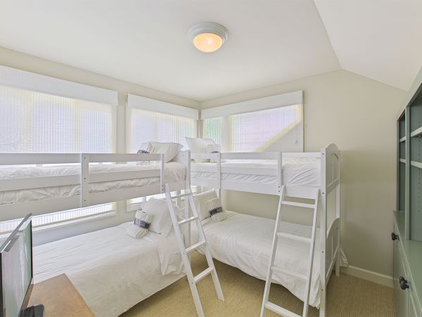 Three Bedroom Home in Seagrove Beach Sleeps 14
