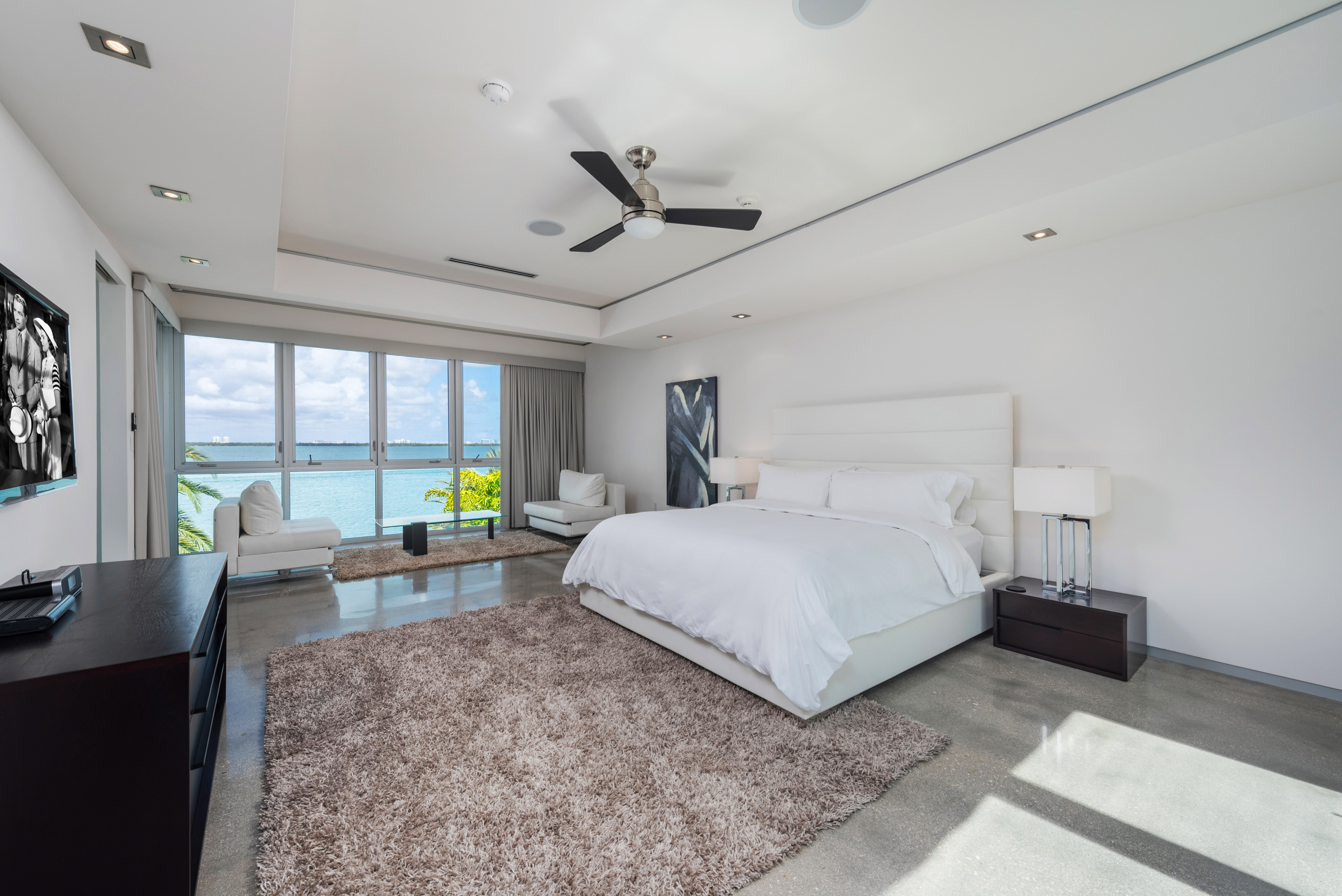Amazing 4 Bedroom Luxury Home  Pool & Panoramic Bay Views