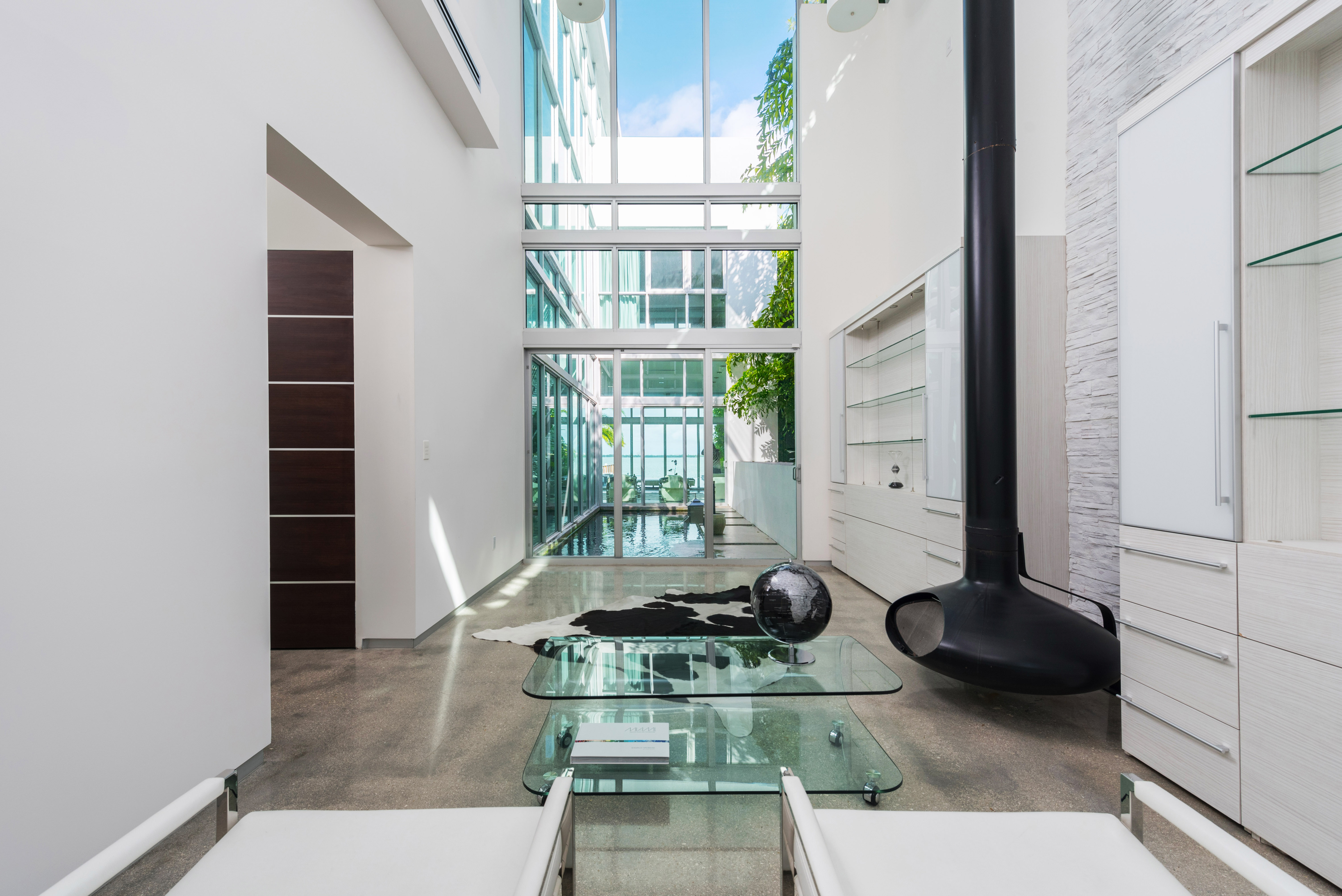 Amazing 4 Bedroom Luxury Home  Pool & Panoramic Bay Views