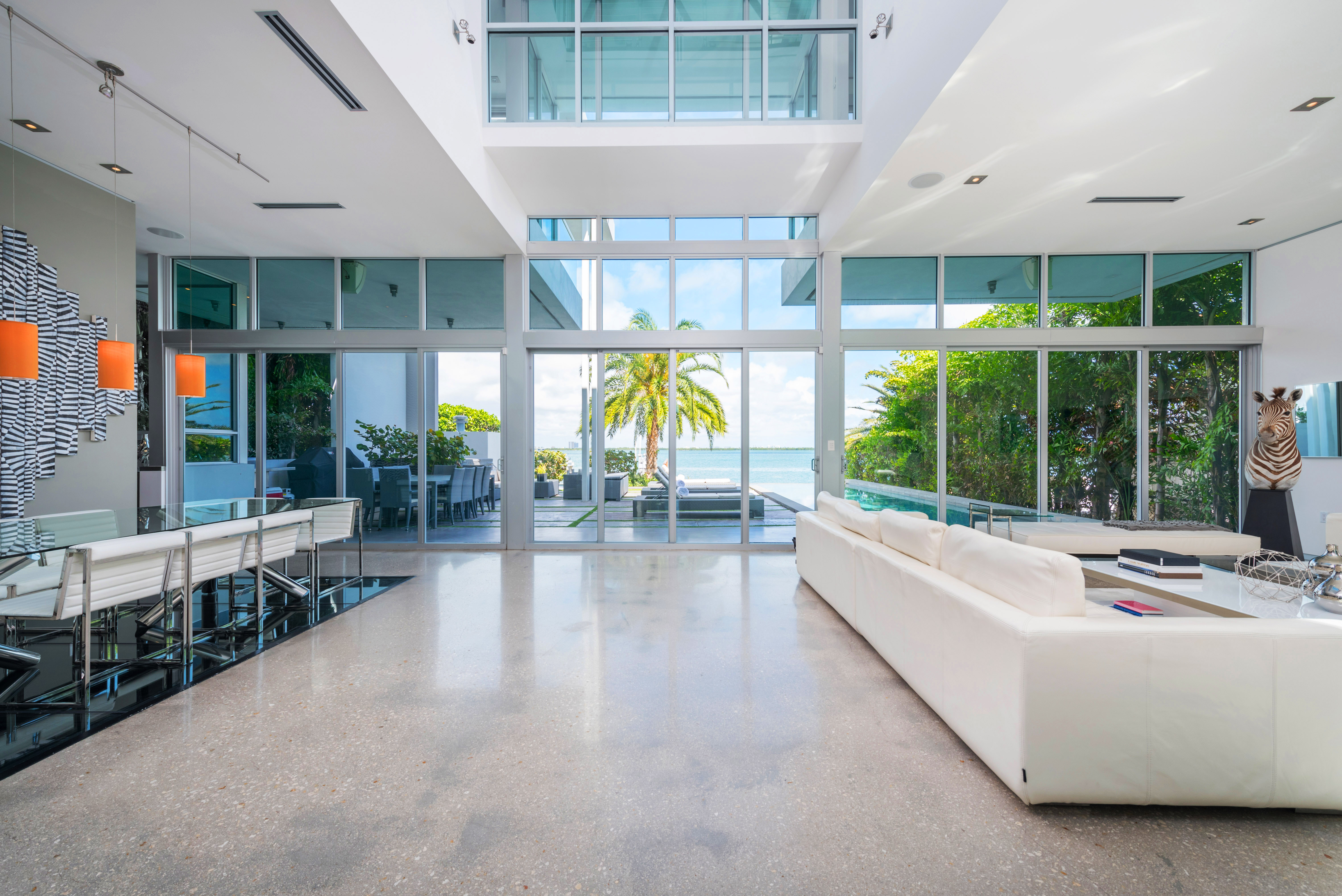 Amazing 4 Bedroom Luxury Home  Pool & Panoramic Bay Views