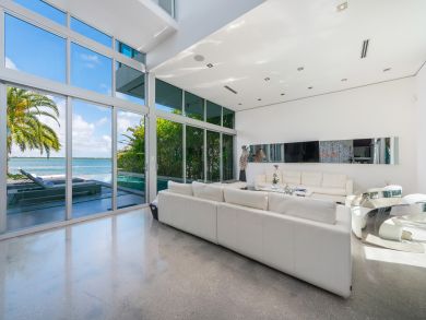 Amazing 4 Bedroom Luxury Home  Pool & Panoramic Bay Views