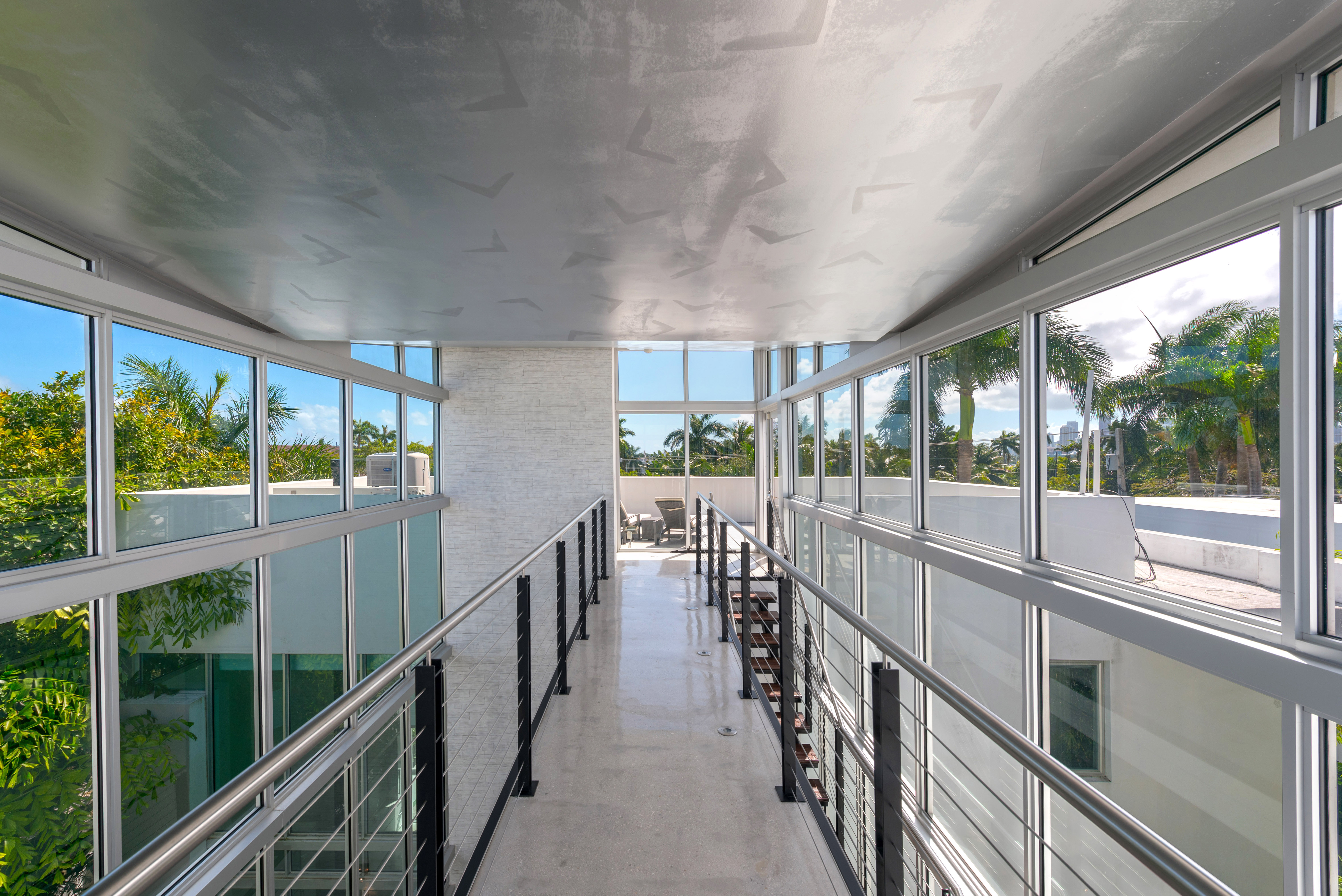 Amazing 4 Bedroom Luxury Home  Pool & Panoramic Bay Views
