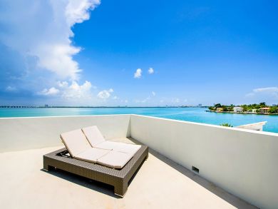 Amazing 4 Bedroom Luxury Home  Pool & Panoramic Bay Views