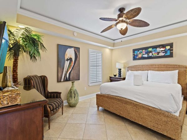 Luxurious Penthouse Vacation Rental in Miramar Beach