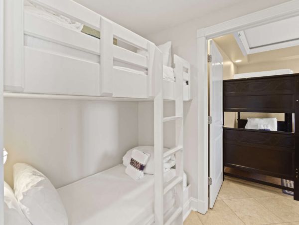 Luxurious Penthouse Vacation Rental in Miramar Beach