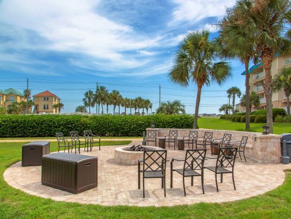 One Bedroom Vacation Condo in Miramar Beach Close to Beach