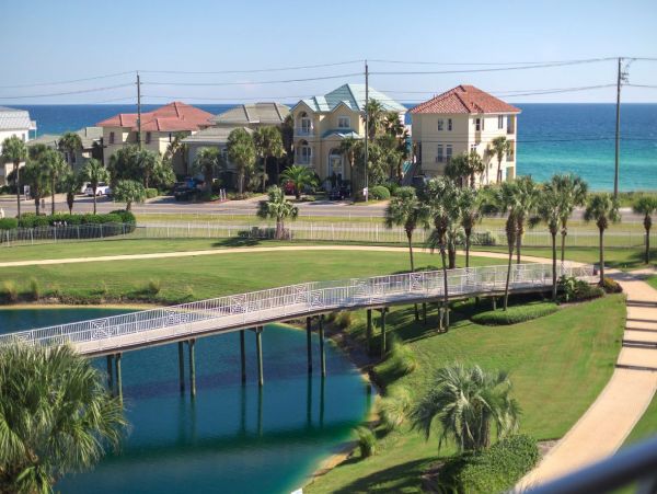 One Bedroom Vacation Condo in Miramar Beach Close to Beach