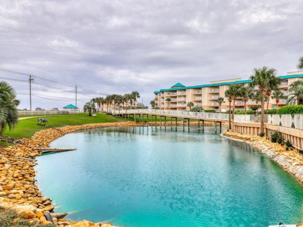 One Bedroom Vacation Condo in Miramar Beach Close to Beach