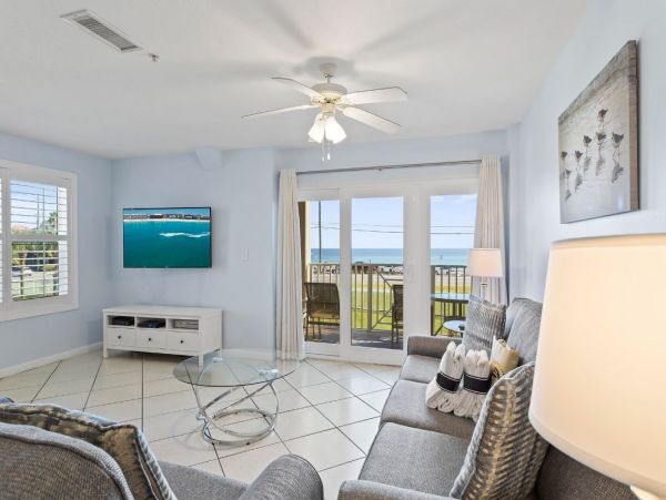 One Bedroom Vacation Condo in Miramar Beach Close to Beach