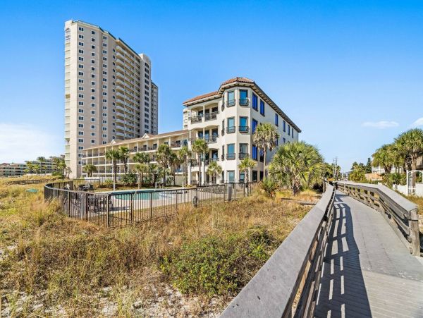 Miramar Beach Vacation Penthouse Sleeps 16 Guests With Pool