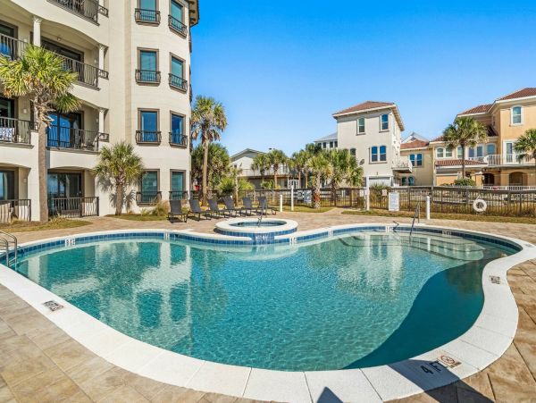 Miramar Beach Vacation Penthouse Sleeps 16 Guests With Pool