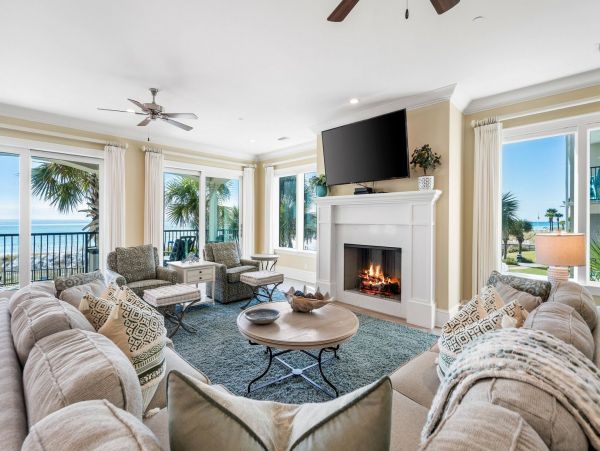 Miramar Beach Vacation Penthouse Sleeps 16 Guests With Pool