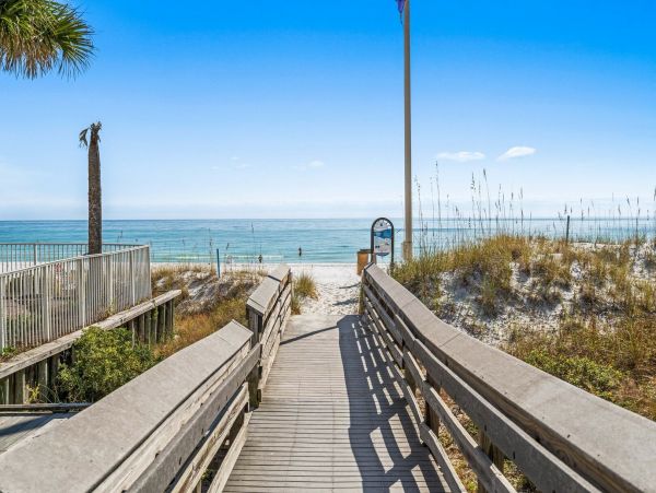 Miramar Beach Vacation Penthouse Sleeps 16 Guests With Pool