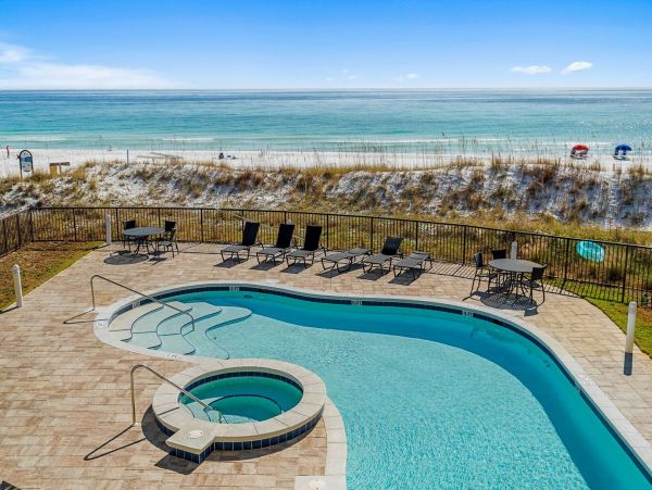 Miramar Beach Vacation Penthouse Sleeps 16 Guests With Pool