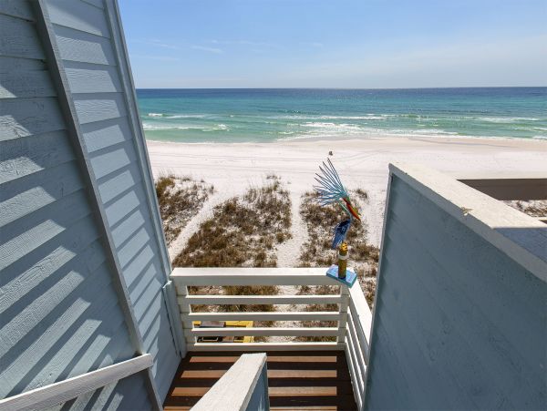 Beachfront Four Bedroom Condo with Great Views Sleeps 14