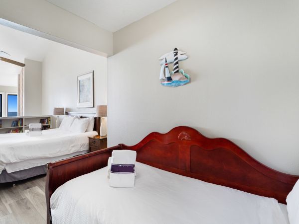 Beachfront Four Bedroom Condo with Great Views Sleeps 14