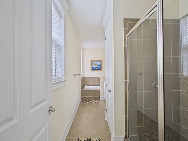 NEW ARRIVAL JUST IN 300ft To The Sandy Beach Living room & Bonus Den! Duplex