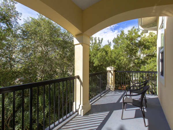 NEW ARRIVAL JUST IN 300ft To The Sandy Beach Living room & Bonus Den! Duplex
