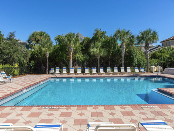 NEW ARRIVAL JUST IN 300ft To The Sandy Beach Living room & Bonus Den! Duplex