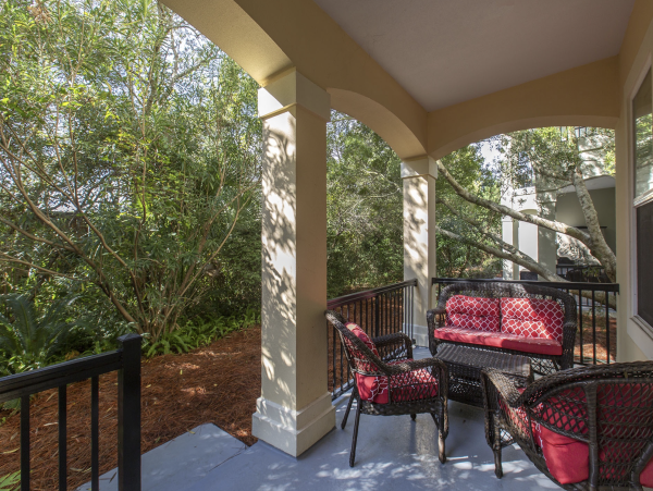 NEW ARRIVAL JUST IN 300ft To The Sandy Beach Living room & Bonus Den! Duplex