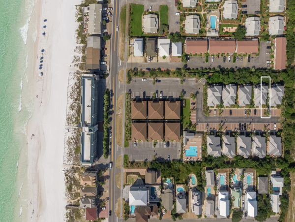NEW ARRIVAL JUST IN 300ft To The Sandy Beach Living room & Bonus Den! Duplex