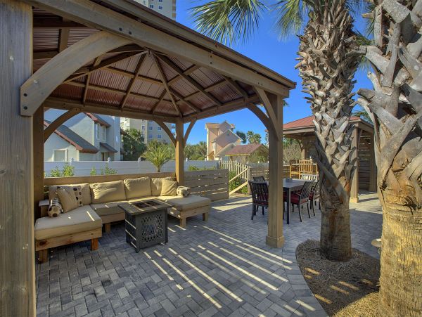 Beautiful Pool Home in Miramar Beach Only One Block to Beach