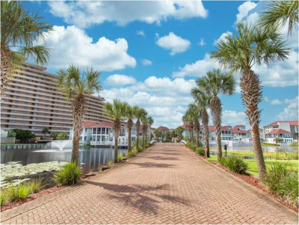 Walk to Beach Vacation Home Five Bedroom in Miramar Beach