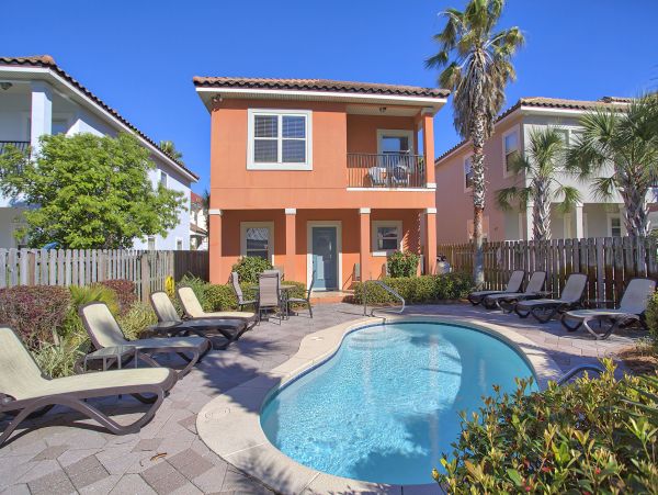 Miramar Vacation Home With Private Pool Short Walk To Beach