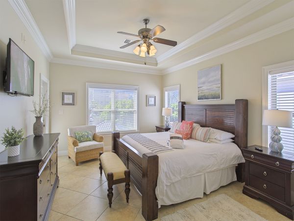 Miramar Vacation Home With Private Pool Short Walk To Beach