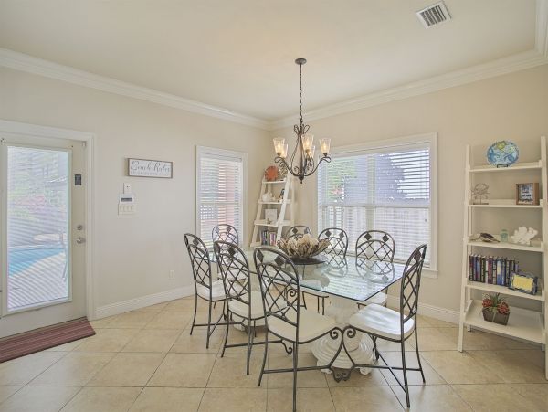 Miramar Vacation Home With Private Pool Short Walk To Beach