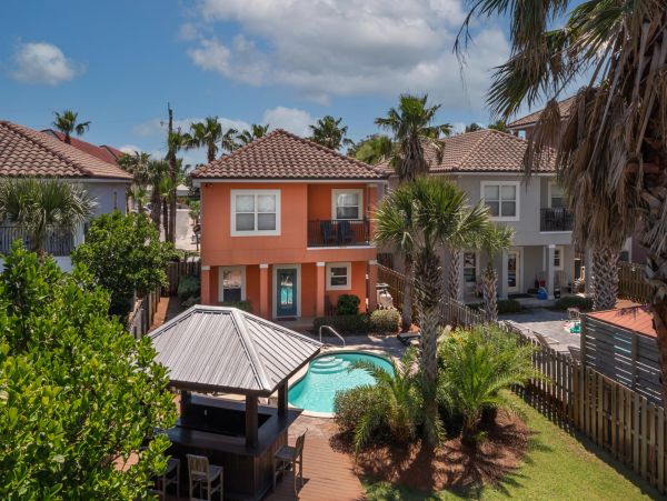 Miramar Vacation Home With Private Pool Short Walk To Beach