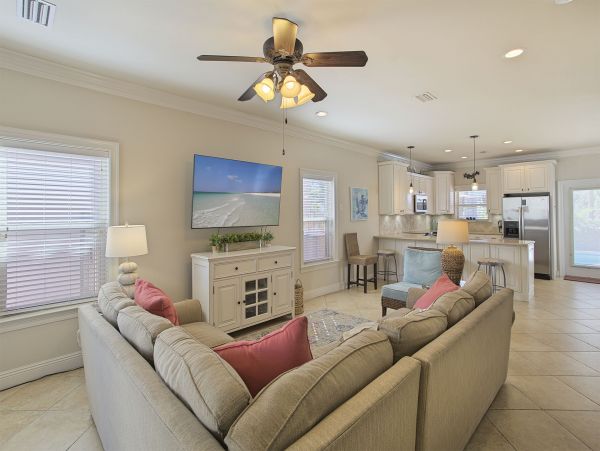 Miramar Vacation Home With Private Pool Short Walk To Beach