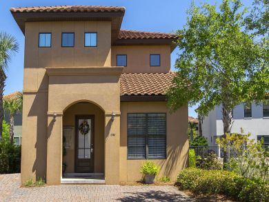 DESTIN RESORT STYLE HOME 3 BEDROOM 3 BATHROOM HOME SLEEPS 8