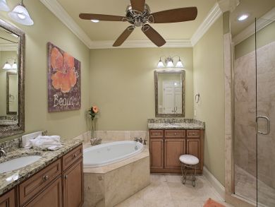 DESTIN RESORT STYLE HOME 3 BEDROOM 3 BATHROOM HOME SLEEPS 8