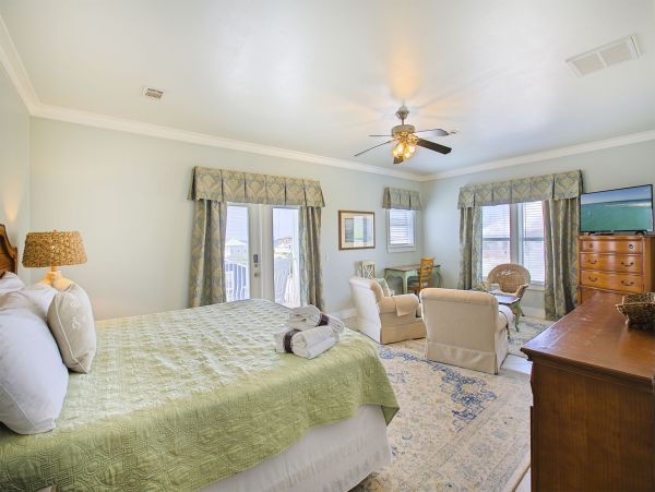 Outstanding Location in a Famous Community!