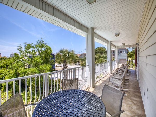 Outstanding Location in a Famous Community!