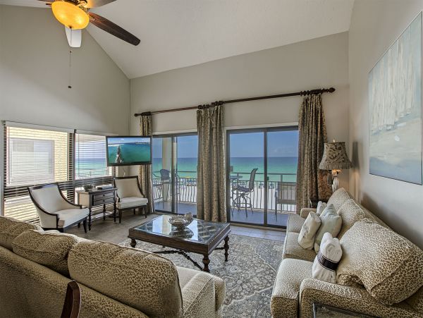 Two stories Oceanfront Condominium Sleeps 10