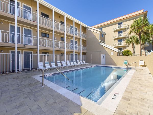 Two stories Oceanfront Condominium Sleeps 10