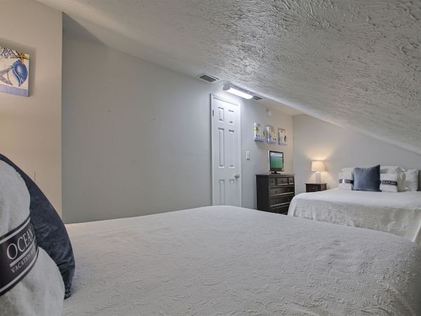 Two stories Oceanfront Condominium Sleeps 10
