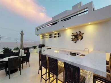 Beachfront Six Bedroom Deluxe Villa in Los Cabos