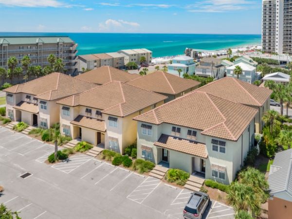 Miramar Beach 4 Bedroom Home Sleeps 16 Communal Pool