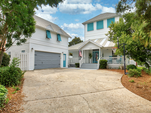 Main House and Guest House Luxury New Destin Vacation Home