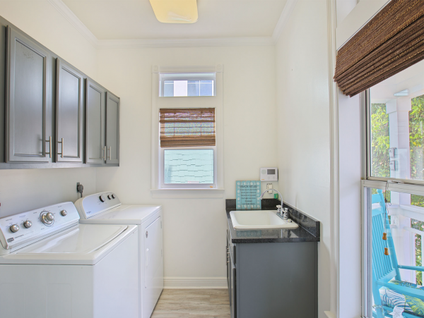 Main House and Guest House Luxury New Destin Vacation Home
