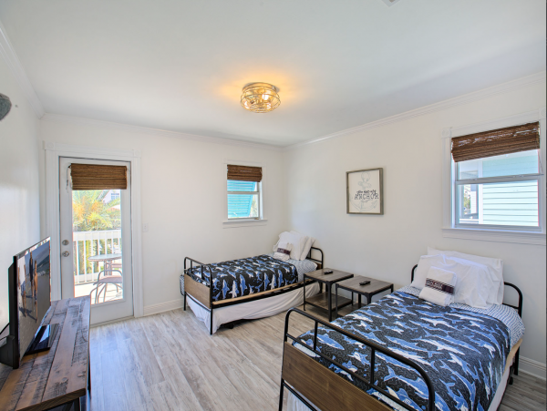 Main House and Guest House Luxury New Destin Vacation Home