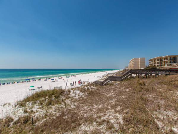 Gracious Vacation Home in the Heart of Miramar Beach