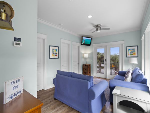Sunny Escape in Miramar Beach - Spacious 6-Bedroom Retreat with Pool