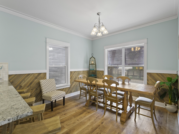 Sunny Escape in Miramar Beach - Spacious 6-Bedroom Retreat with Pool